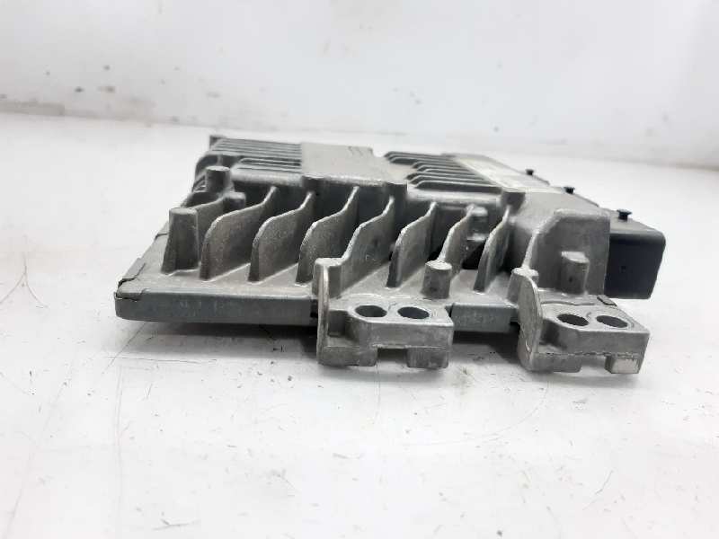 RENAULT Megane 2 generation (2002-2012) Motora vadības bloks 8200565863 18390903