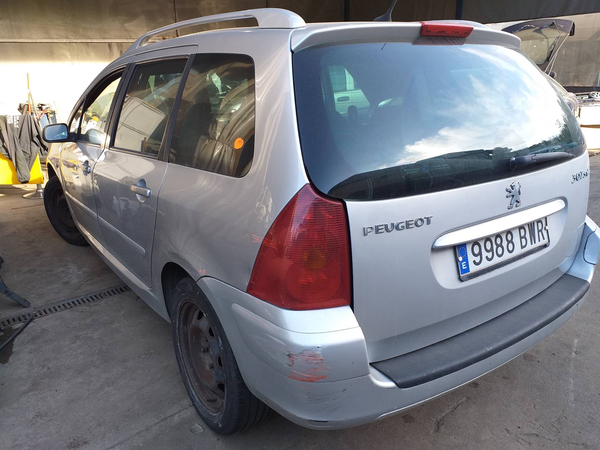 PEUGEOT 307 1 generation (2001-2008) Нижний рычаг передний левый 1643188580 18666347