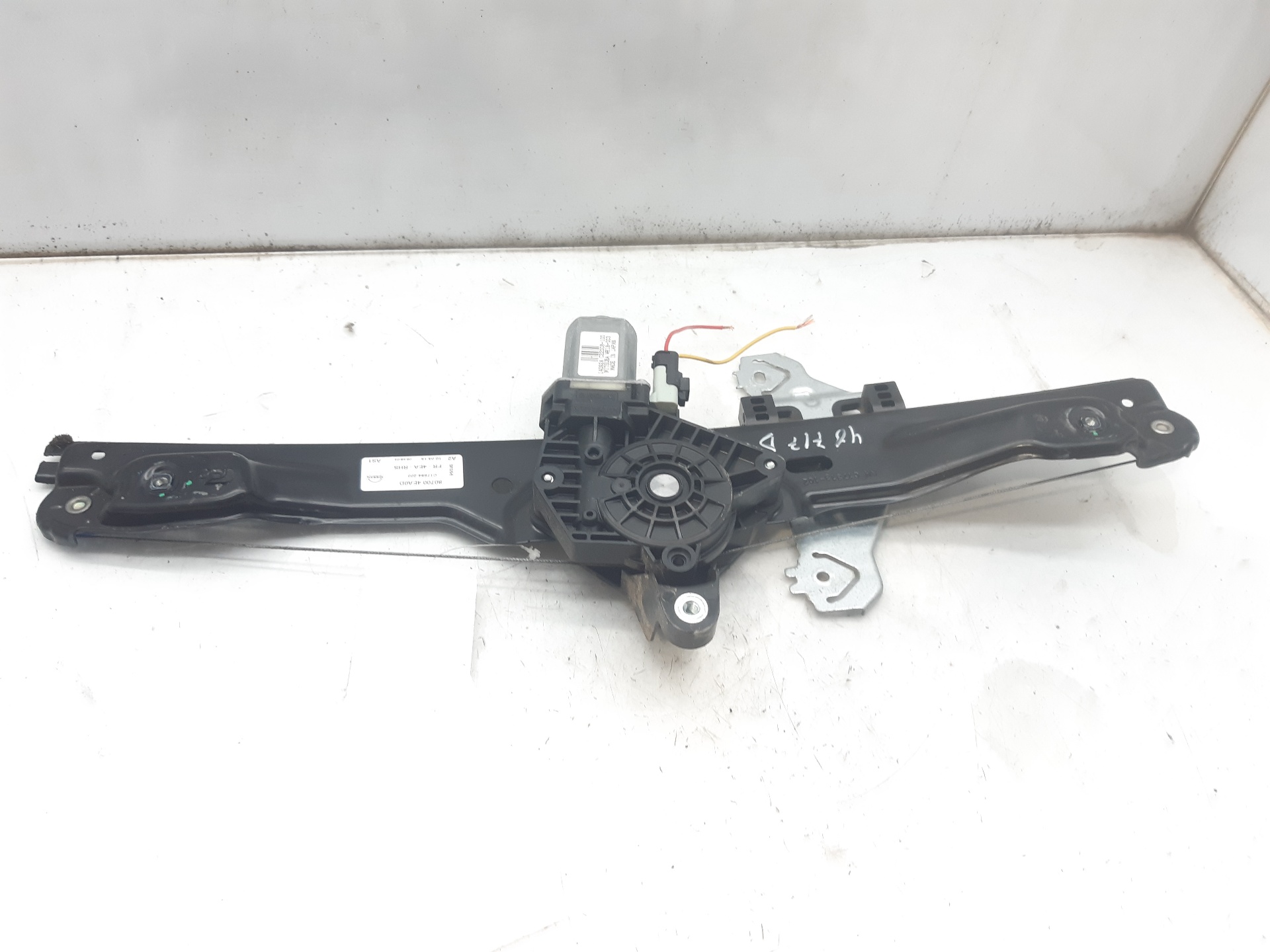 NISSAN Qashqai 2 generation (2013-2023) Front Right Door Window Regulator 807004EA0D 22435329