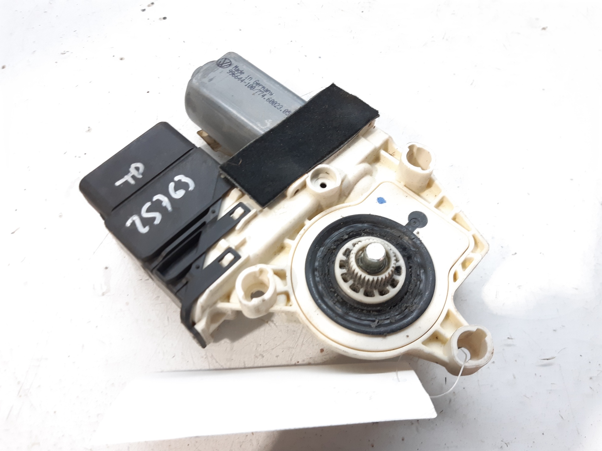 SEAT Toledo 3 generation (2004-2010) Motor de control geam ușă  dreapta spate 5P0839402 18754465