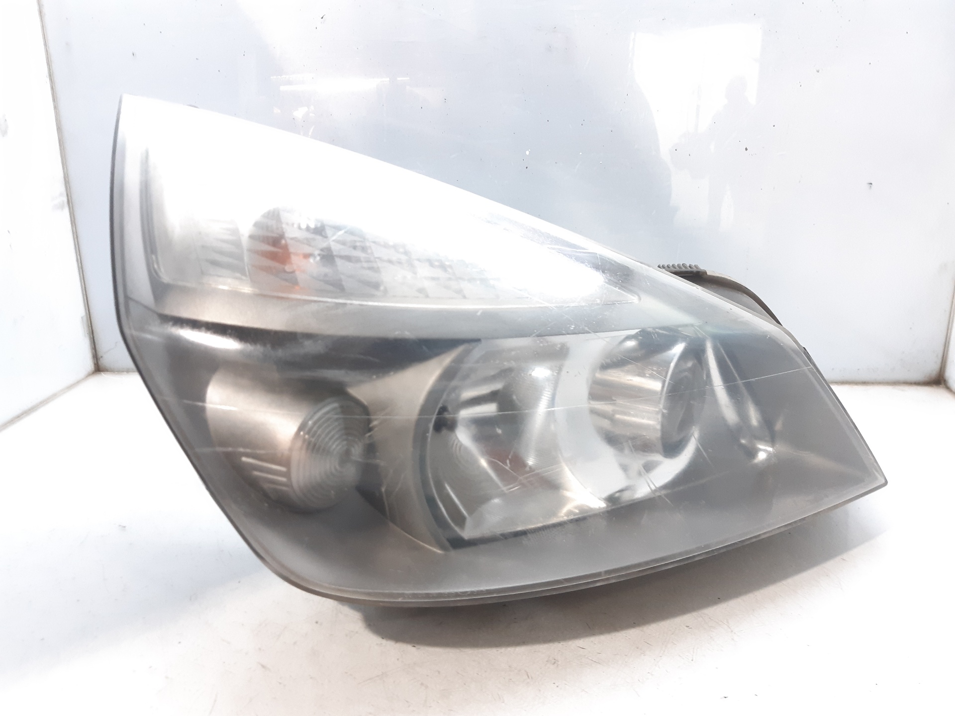 RENAULT Espace 4 generation (2002-2014) Front Right Headlight 7701053976 22026757