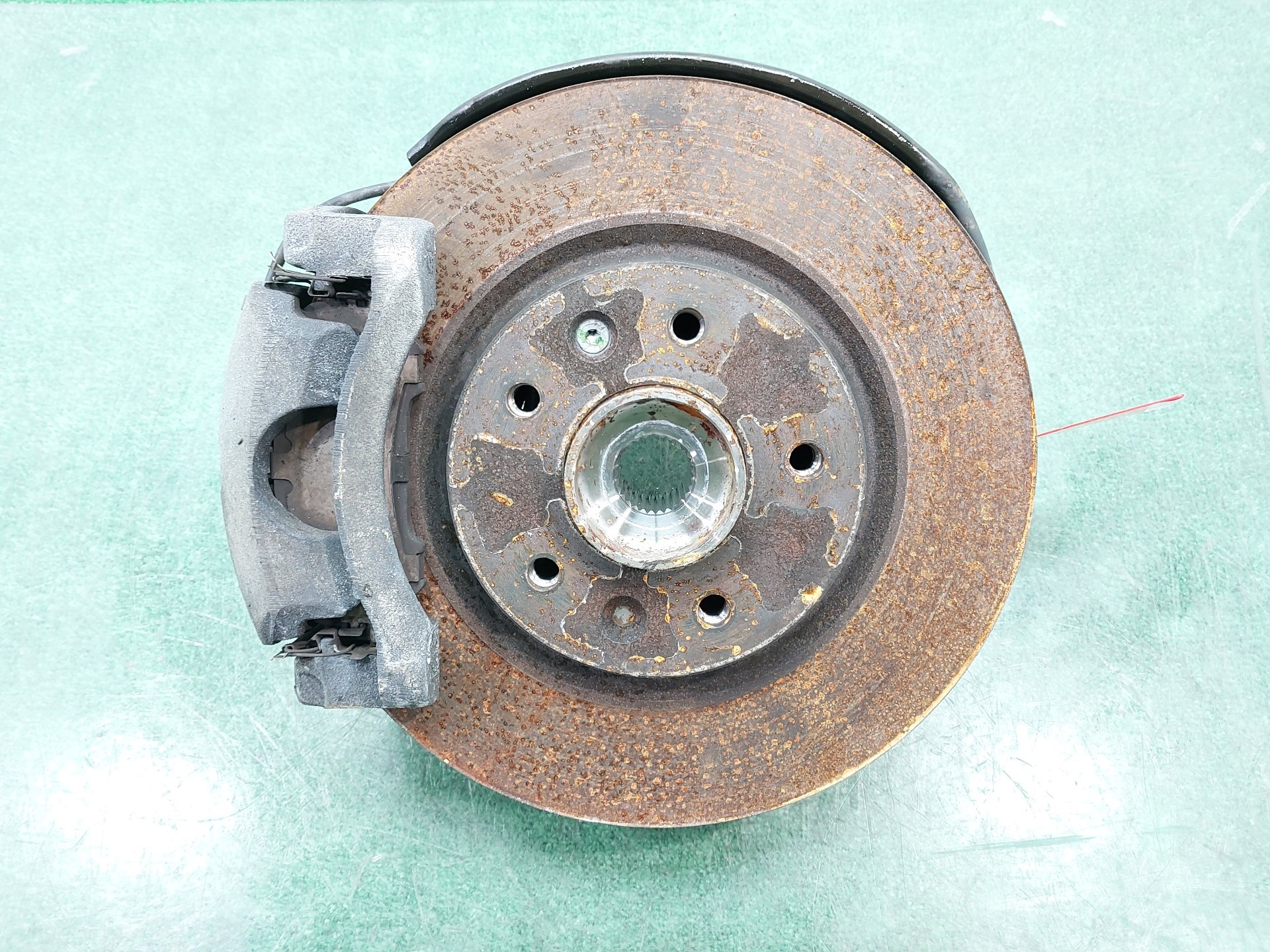 NISSAN Qashqai 2 generation (2013-2023) Front Left Wheel Hub 400154EA0A 24149685