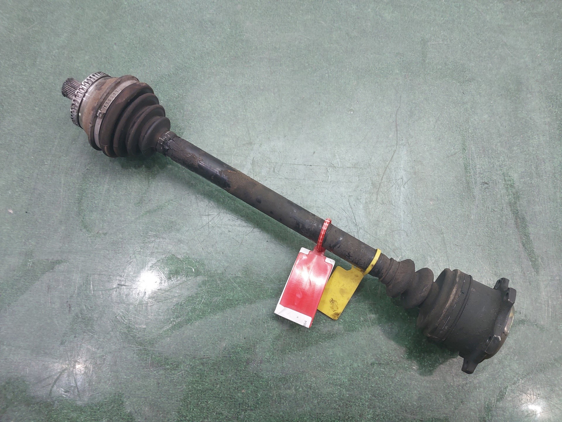 VOLKSWAGEN Passat B5 (1996-2005) Front Right Driveshaft 8D0407272BQ 22456265