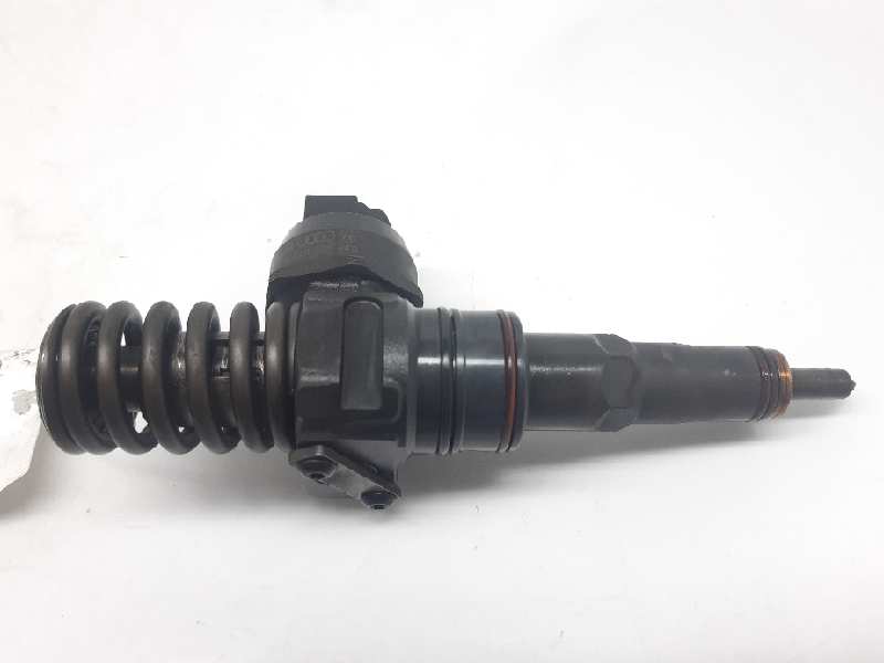 VOLKSWAGEN Bora 1 generation (1998-2005) Fuel Injector 038130073AQ 18485230