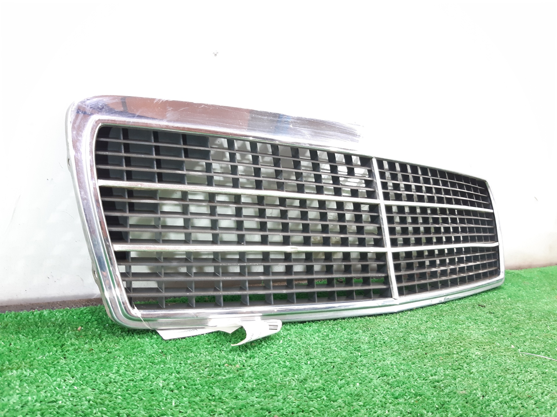 MERCEDES-BENZ E-Class W210 (1995-2002) Radiatora reste 2108880023 22454601