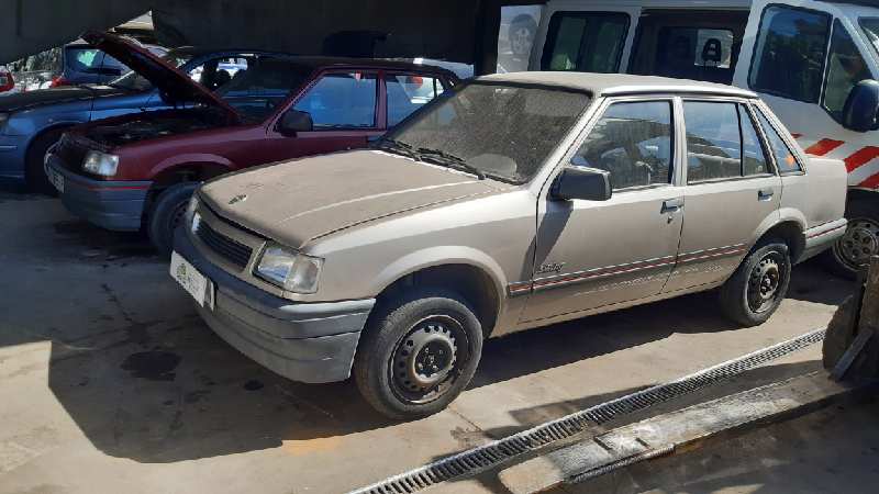 OPEL Corsa A (1982-1993) Външна дръжка на задната дясна врата 138142 22043190