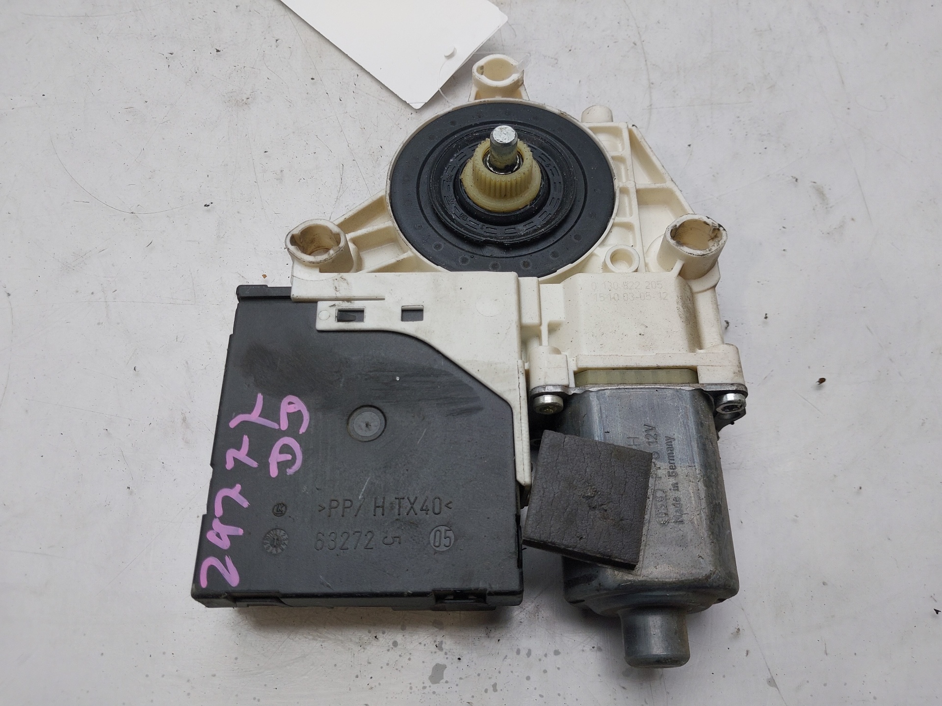 AUDI A2 8Z (1999-2005) Front Right Door Window Control Motor 8P0959802G 20789584