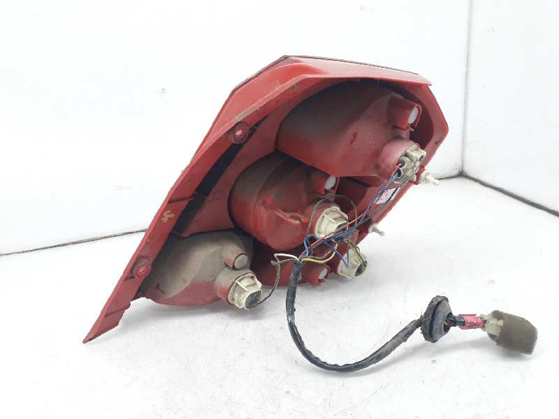 Scheinwerfer hinten links B12S1 96540268 de Chevrolet Aveo / kalos hatchback (t200) 2003-0 72 CV con 124435 km - pieza usada