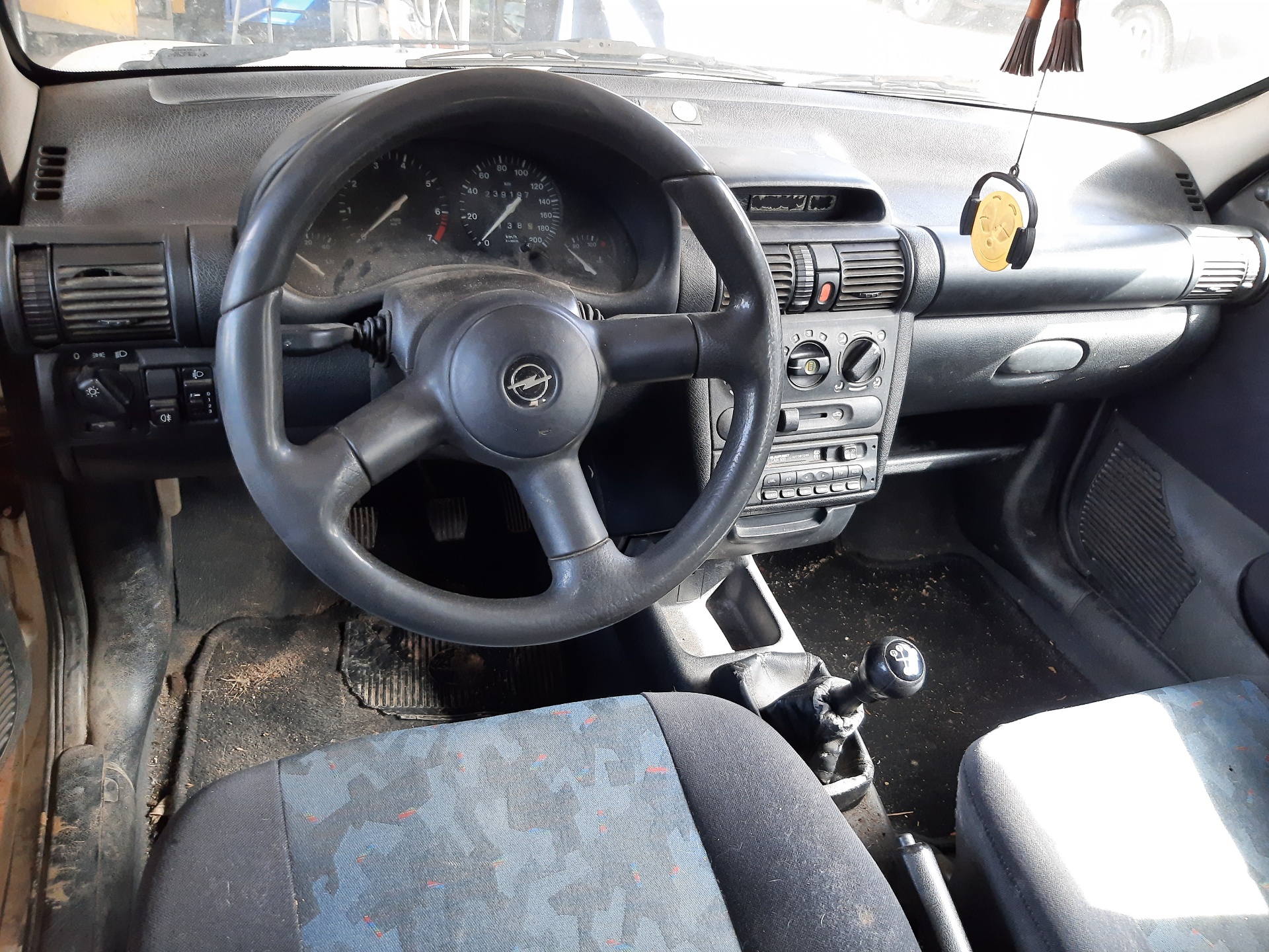 VOLKSWAGEN Corsa B (1993-2000) Замок задней правой двери 90493703 25370351