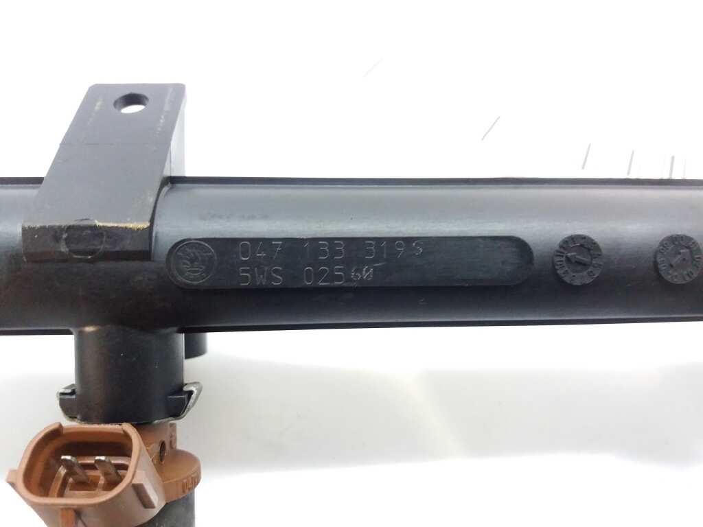 SKODA Fabia 6Y (1999-2007) Fuel Rail 047133319 20174413