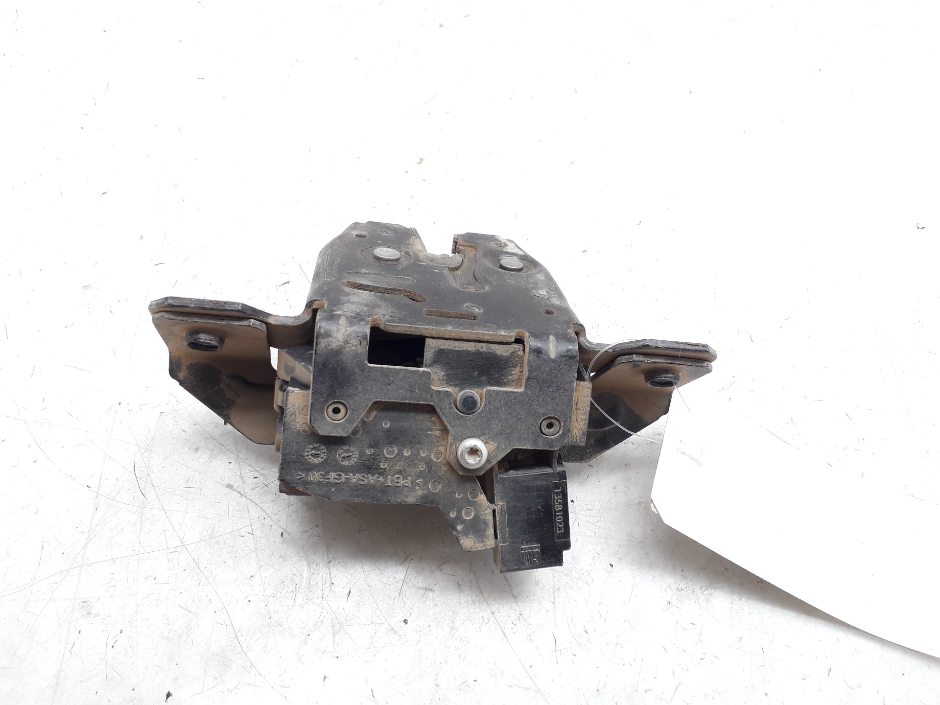 OPEL Astra J (2009-2020) Замок крышки багажника 13581023 22298576