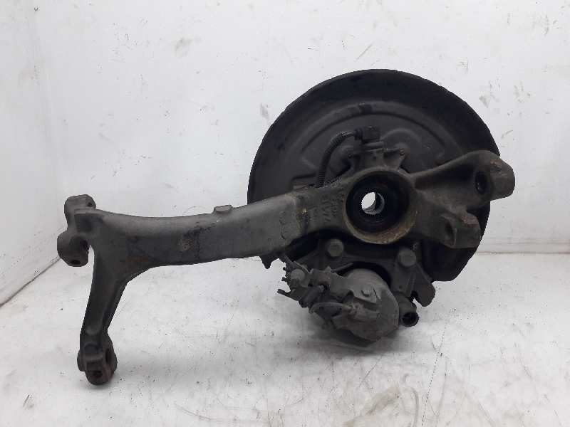 SKODA Superb 1 generation (2001-2008) Front Left Wheel Hub 8D0407257AM 22483185