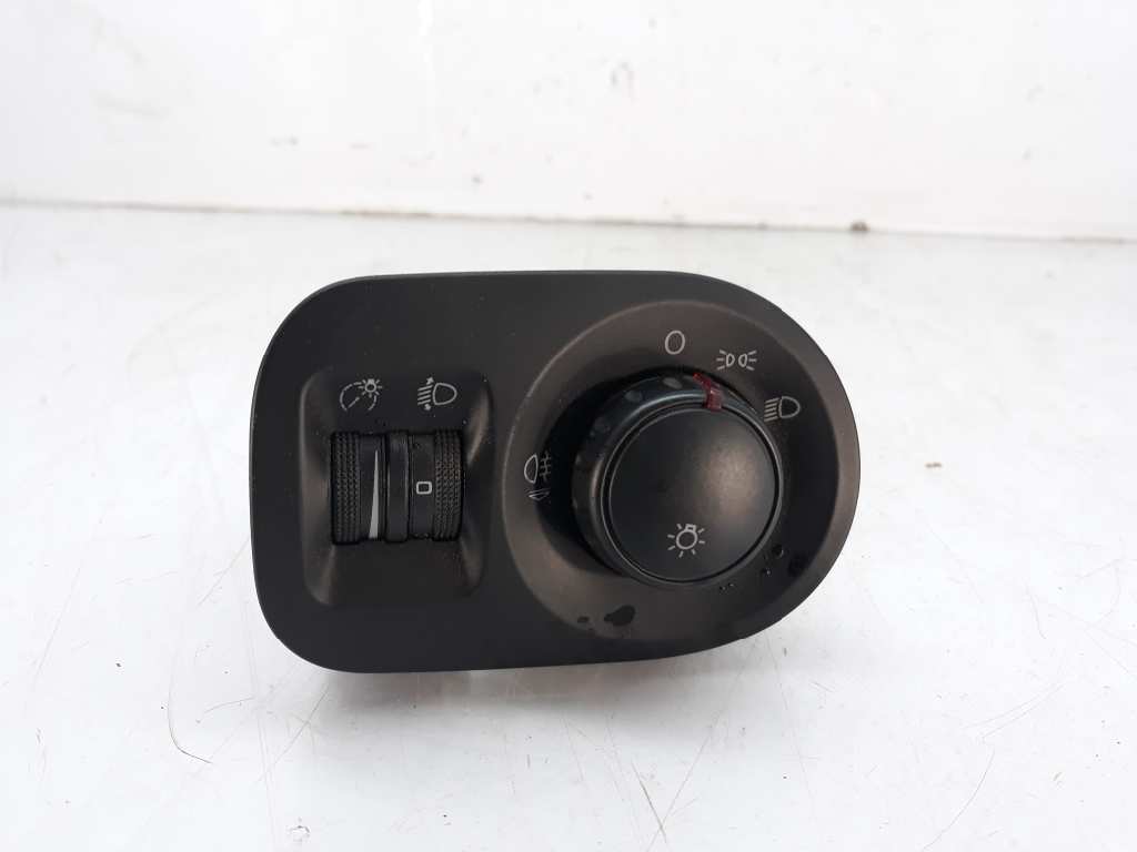 SEAT Toledo 3 generation (2004-2010) Headlight Switch Control Unit 5P0919094A 20176650