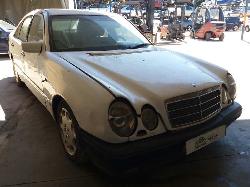 MERCEDES-BENZ E-Class W210 (1995-2002) Främre höger dörrfönsterhiss 2107201246 20180888