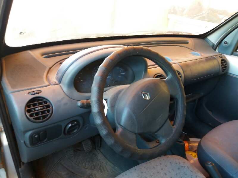 RENAULT Kangoo 1 generation (1998-2009) Priekšējo labo durvju slēdzene 7701046800 20174495