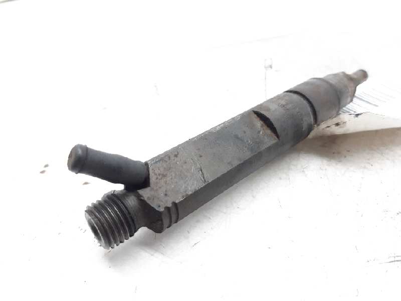 SEAT Inca 1 generation (1995-2000) Injecteur de carburant 028130201G 18412891