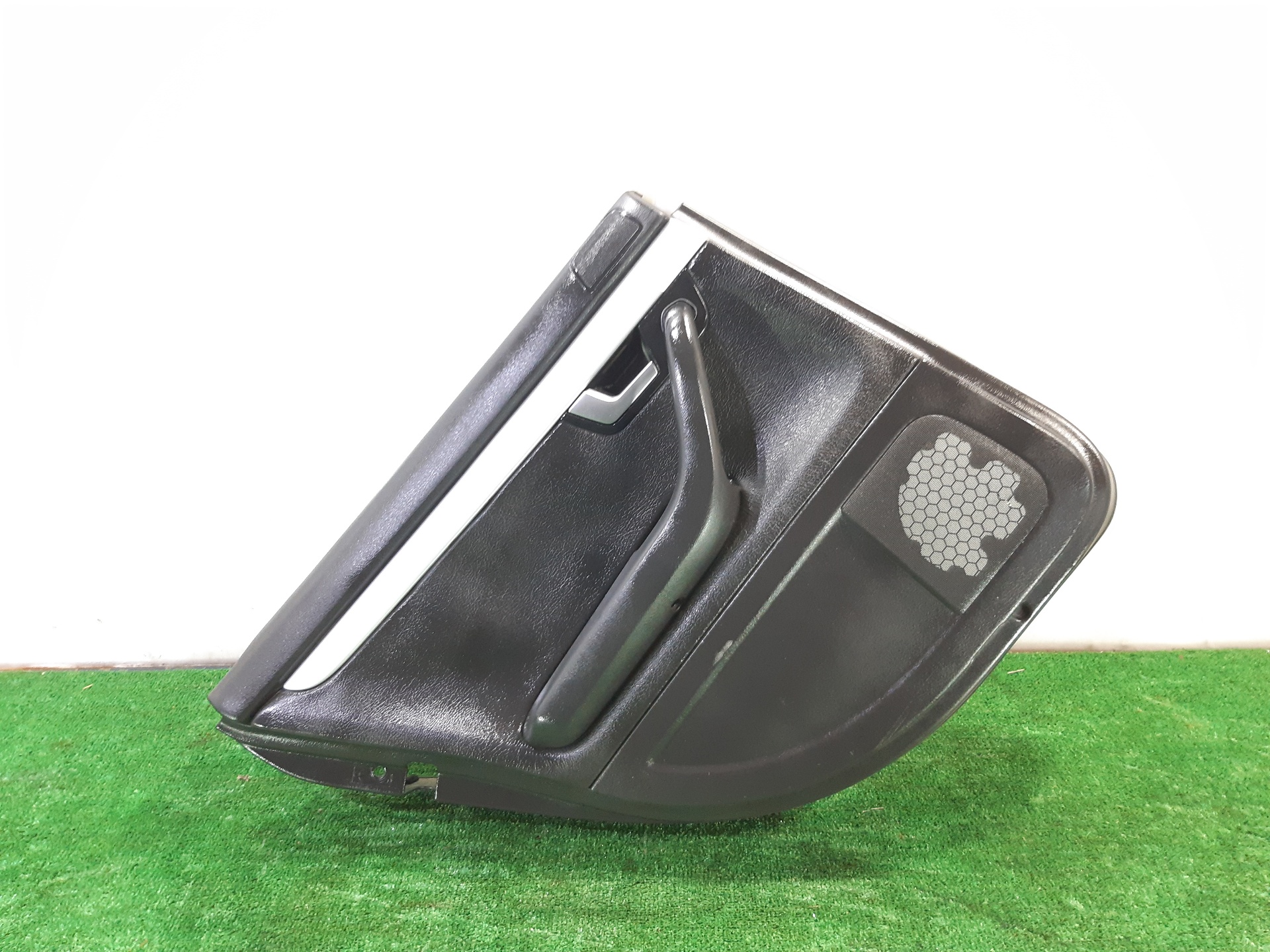 AUDI A4 B7/8E (2004-2008) Moulure de porte arrière gauche 8E0867305 18758643