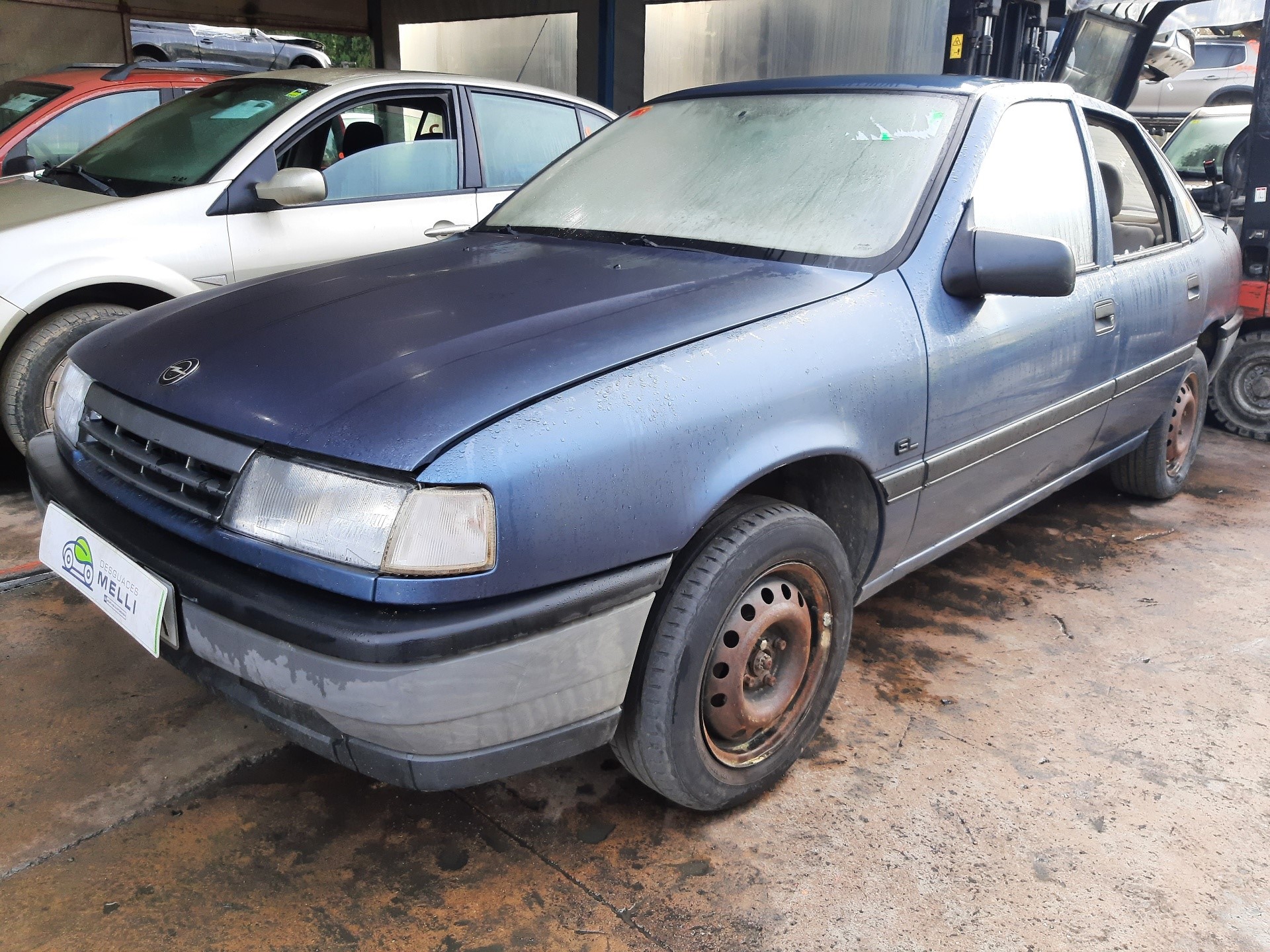 OPEL Vectra A (1988-1995) Priekšējais bamperis 90443418 23784752