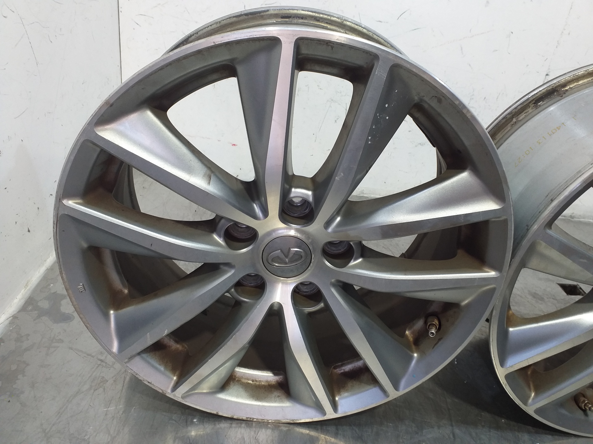 INFINITI Q50 1 generation (2013-2024) Wheel Set R17 25576337