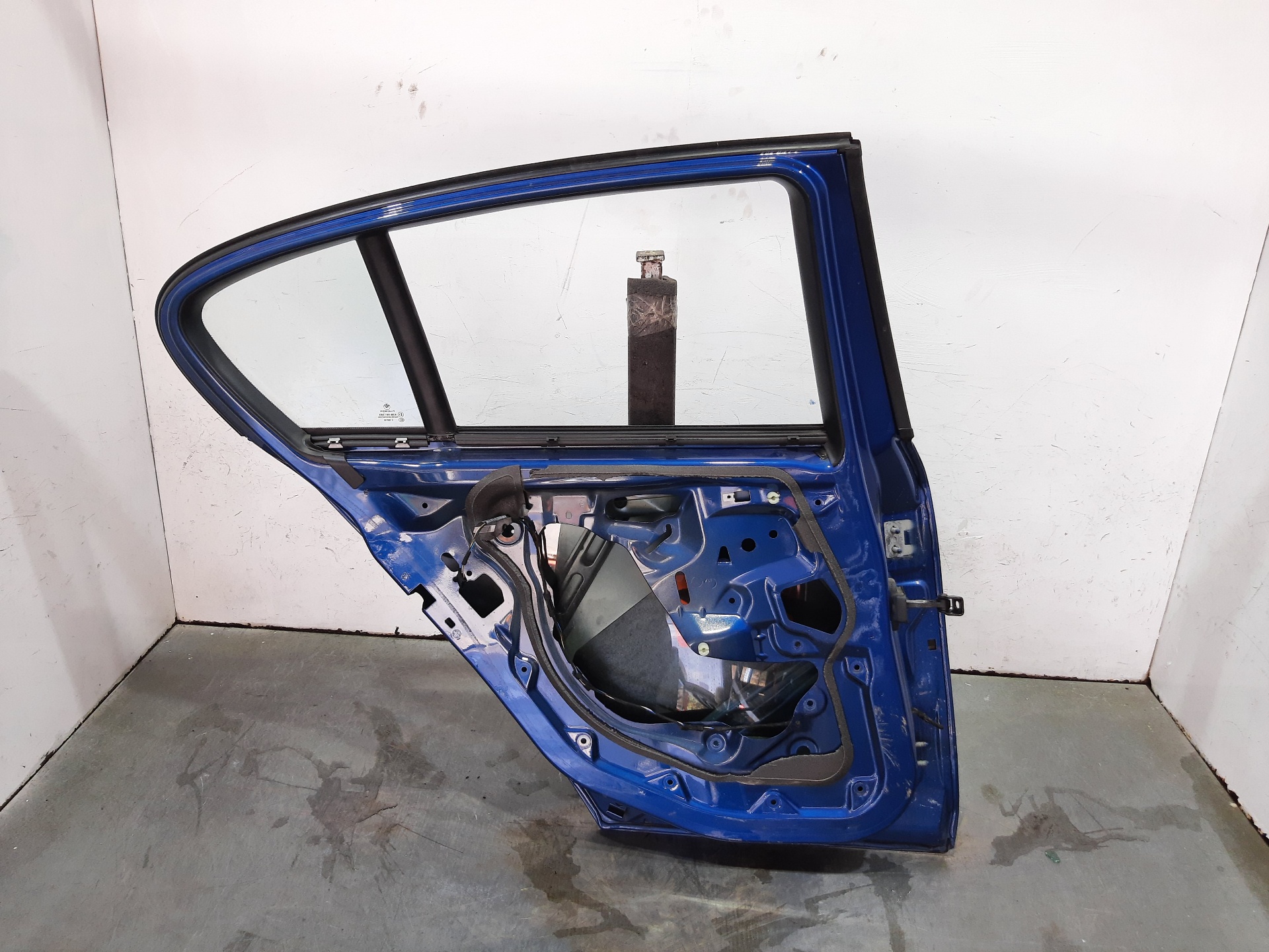 BMW 1 Series E81/E82/E87/E88 (2004-2013) Galinės kairės durys 41527191017 20360117