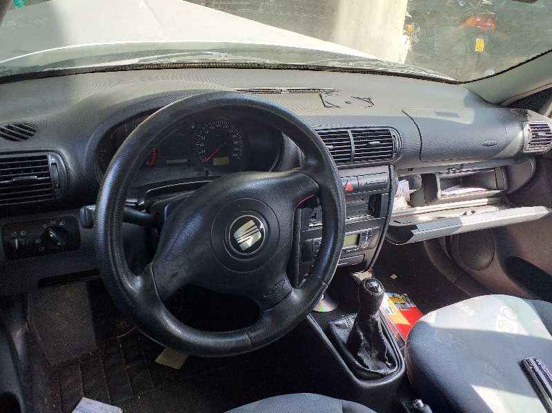 SEAT Leon 1 generation (1999-2005) Galinių dešinių durų išorinė rankenėlė 3B0837207CFKZ 20195480
