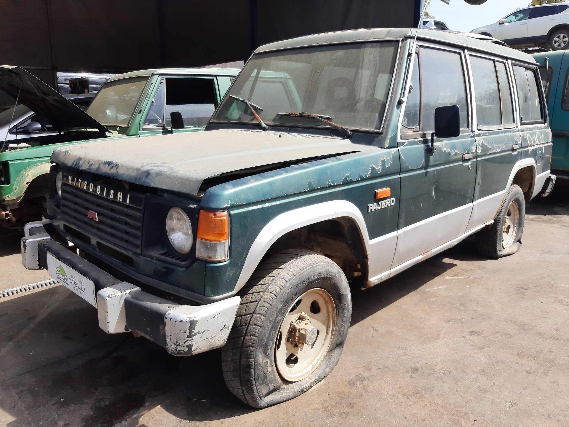 MITSUBISHI Pajero 1 generation (1982-1991) Наружная ручка передней левой двери MB669165 24931444