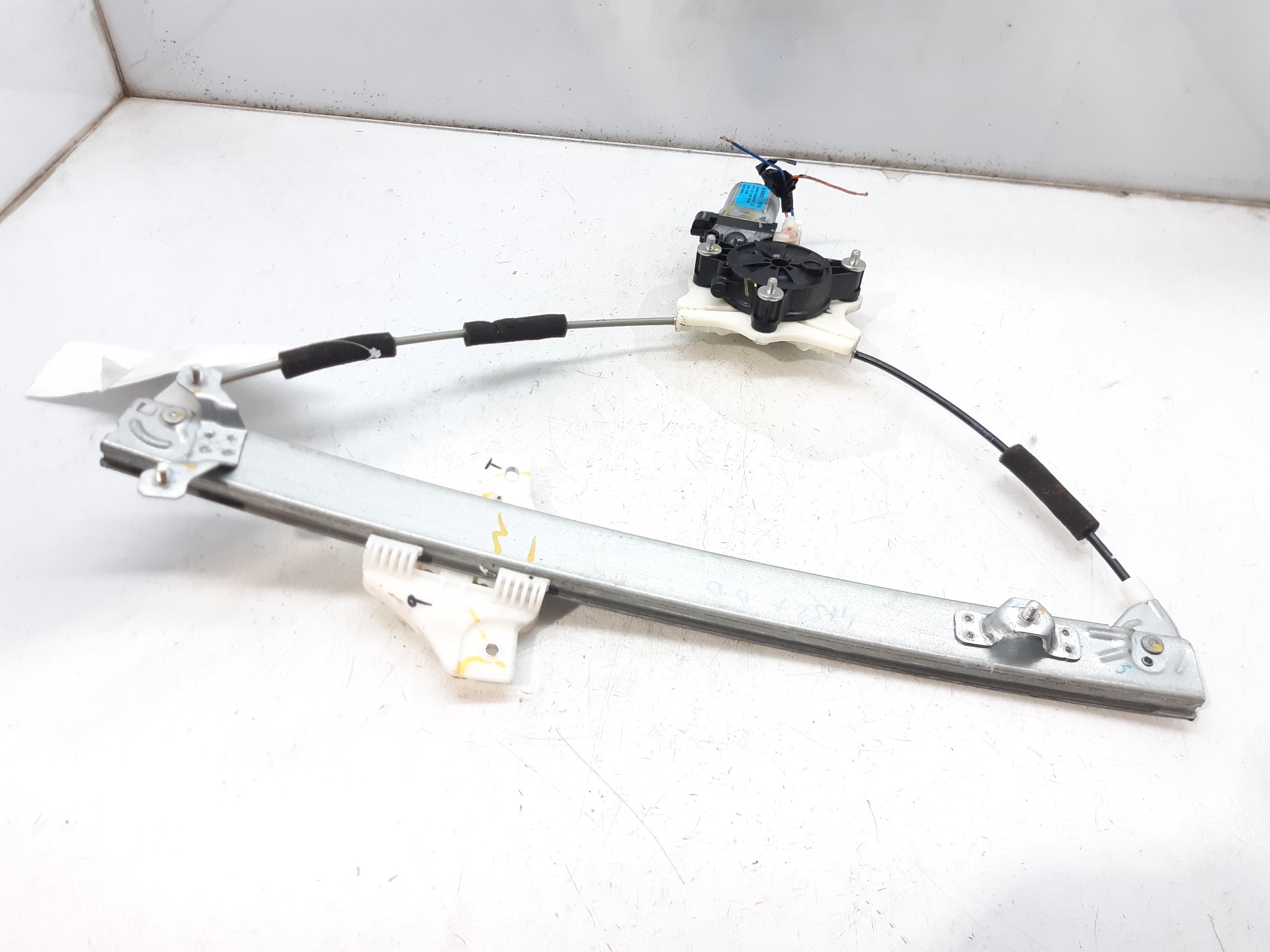 HYUNDAI i20 IB (2 generation) (2014-2020) Front Right Door Window Regulator 82402C7010 24041037