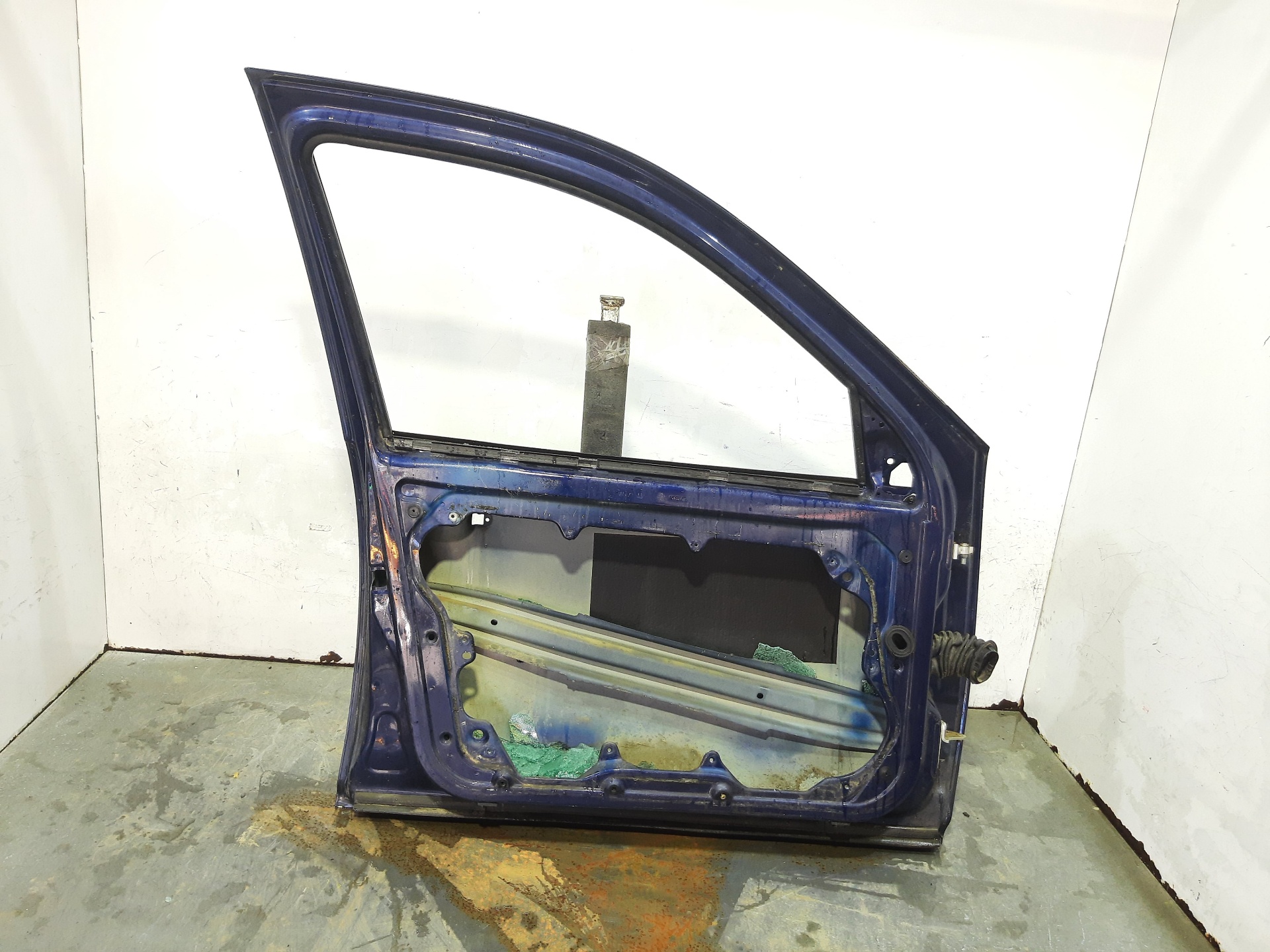 VOLKSWAGEN Golf 4 generation (1997-2006) Front Left Door 1J4831055H 24550096