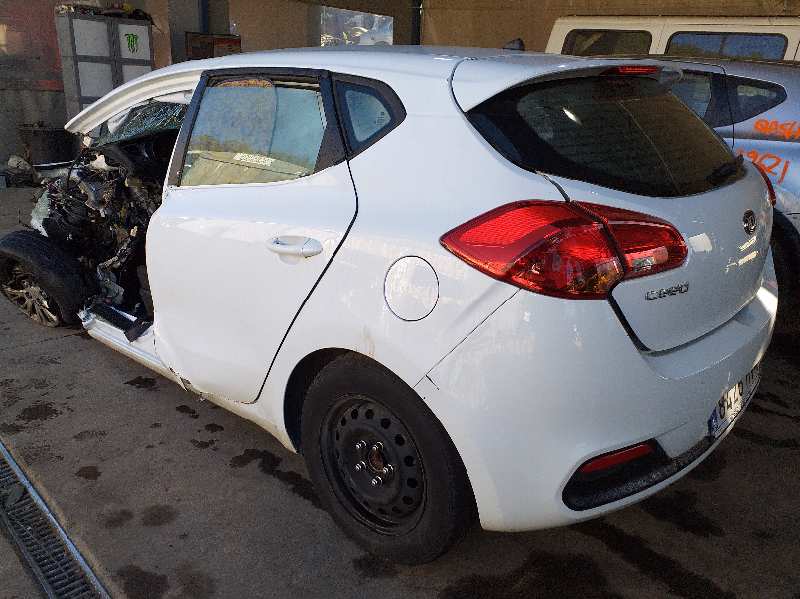 KIA Cee'd 2 generation (2012-2018) Kairys skydelis nuo saulės (saulės apsauga) 85210A2000ED 18499059