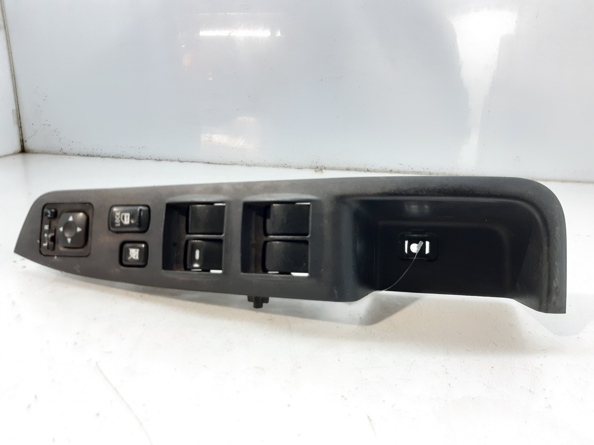 CITROËN C-Crosser 1 generation (2007-2013) Front Left Door Window Switch 8002A538XA 22029430