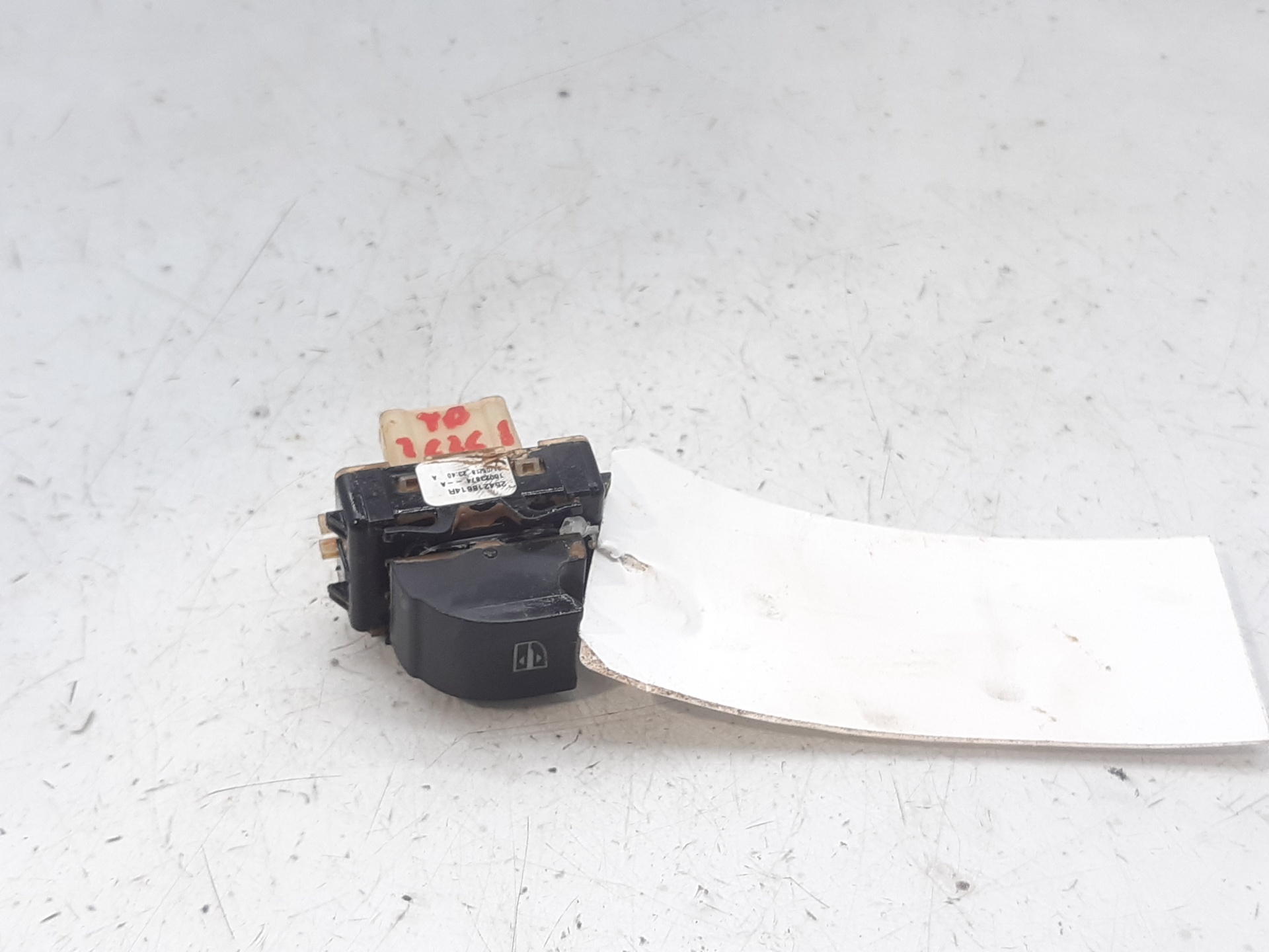 RENAULT Clio 3 generation (2005-2012) Rear Right Door Window Control Switch 254218614R 18782495