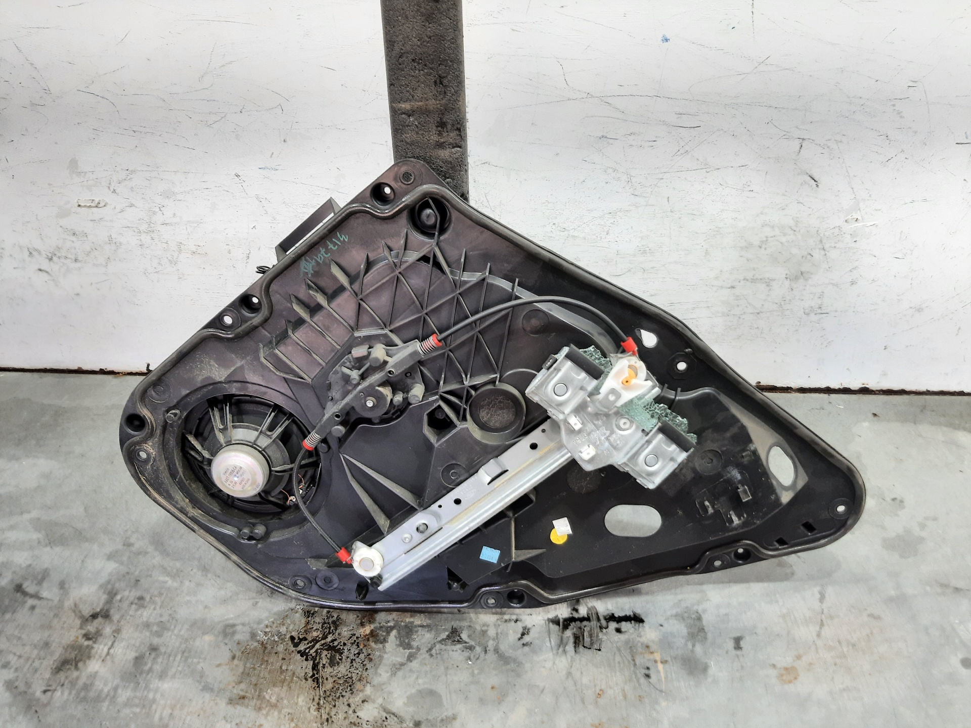 FORD Fiesta 5 generation (2001-2010) Aizmugurējo kreiso durvju logu pacēlājs C1BBA045H23AC 20660694