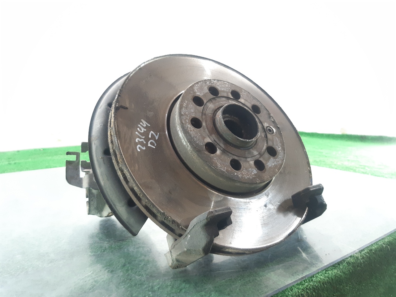 SEAT Leon 2 generation (2005-2012) Front Left Wheel Hub 1K0407255T 18665836