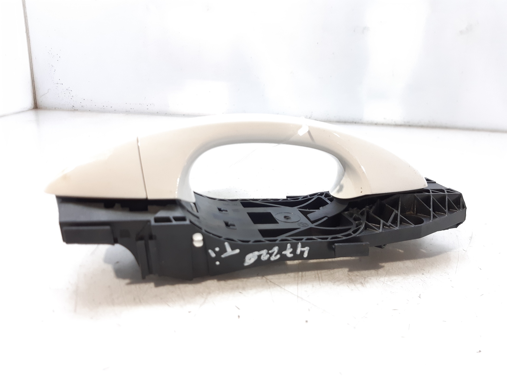 SKODA Octavia 3 generation (2013-2020) Наружная ручка задней левой двери 5N0839885H 24037640