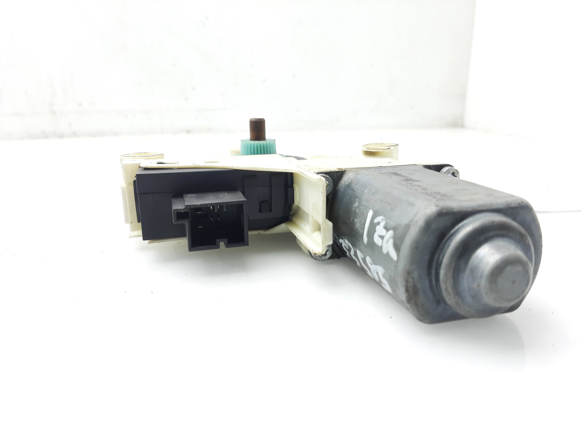 TOYOTA Avensis 3 generation (2009-2020) Motor regulator geam ușă stânga față 4F0959801D 25427599