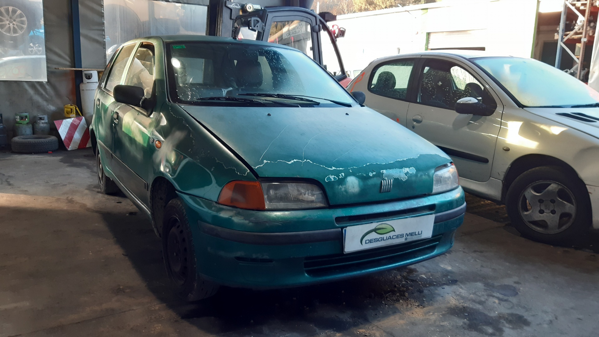 FIAT Punto 1 generation (1993-1999) Бампер передний 0721370099 18764213