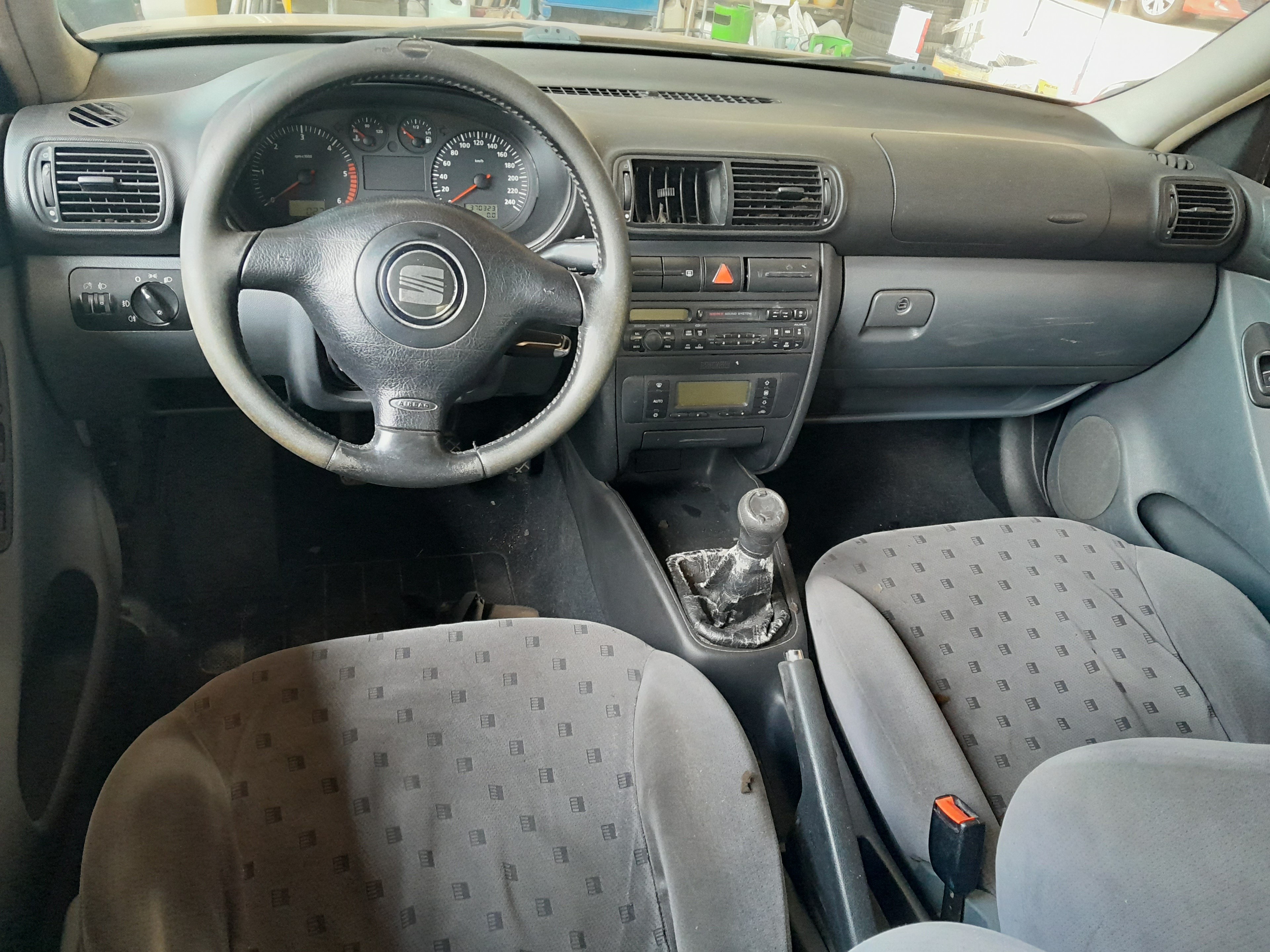 SEAT Toledo 2 generation (1999-2006) Rear Left Door Window Control Motor 1J4959811C 23721041
