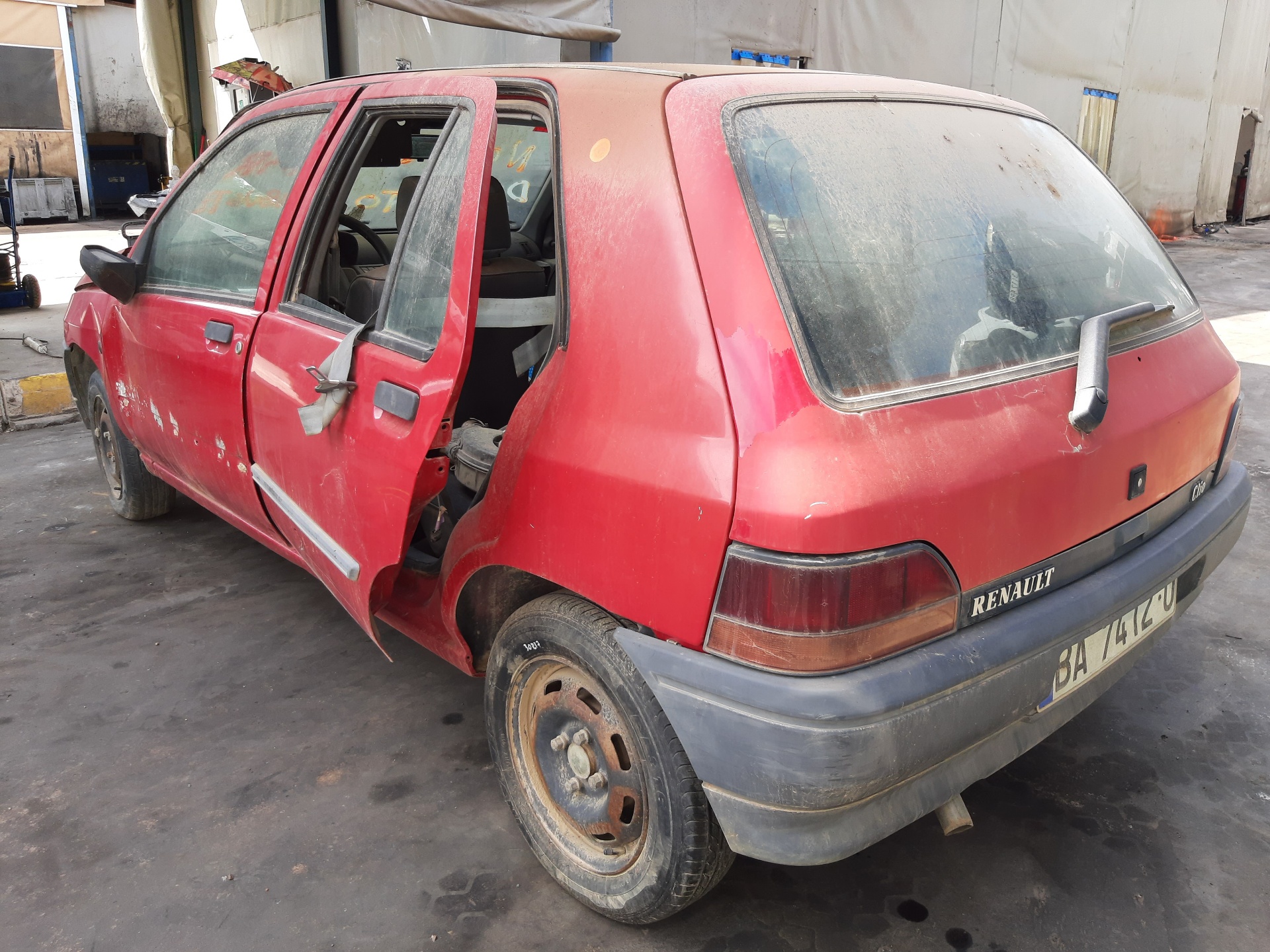 RENAULT Clio 1 generation (1990-1998) Бампер задний 7701466676 23117496