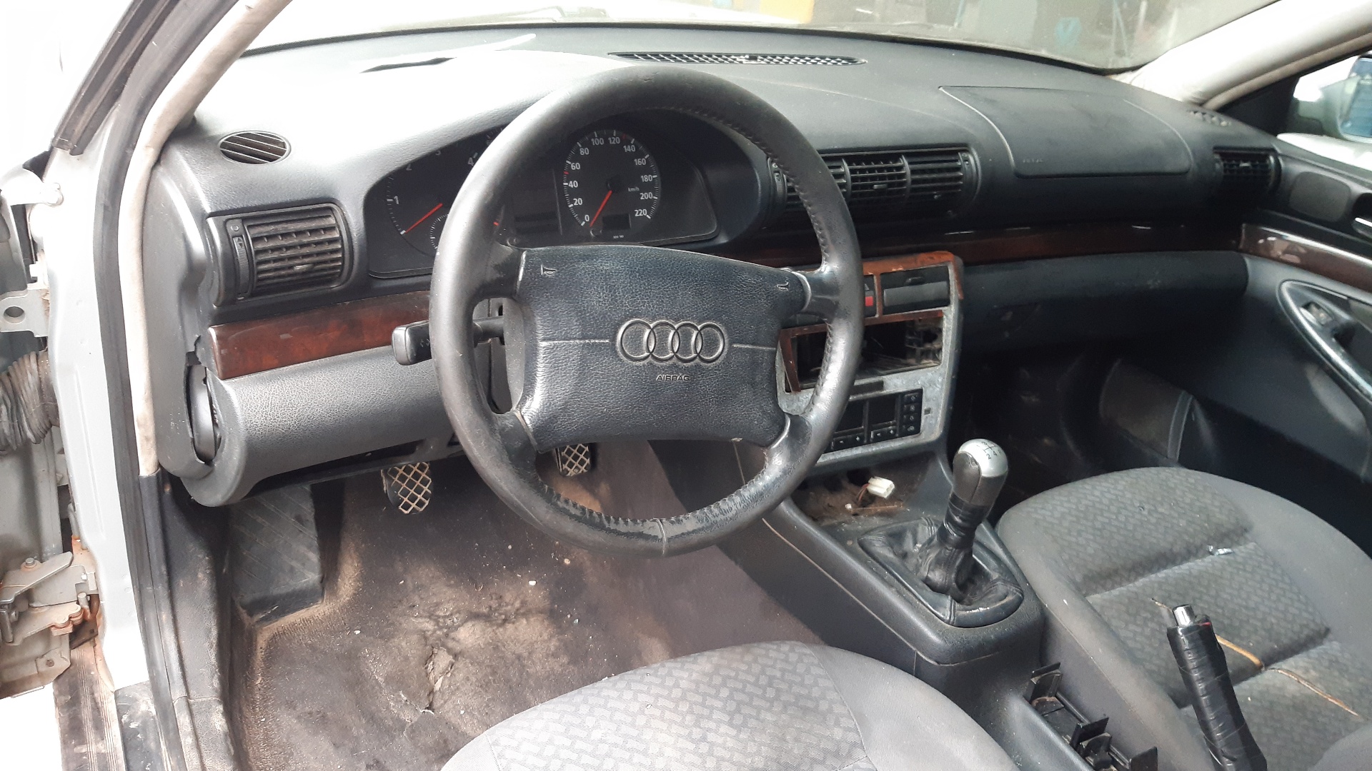 AUDI A3 8L (1996-2003) Наружная ручка передней левой двери 4A0837205D 24129330