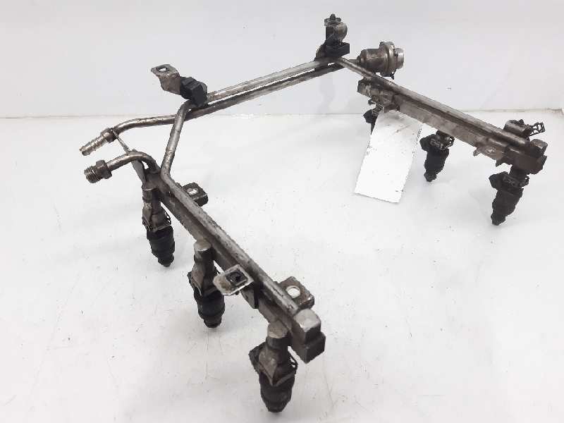 AUDI A3 8L (1996-2003) Fuel Rail 078133681AJ 18519535