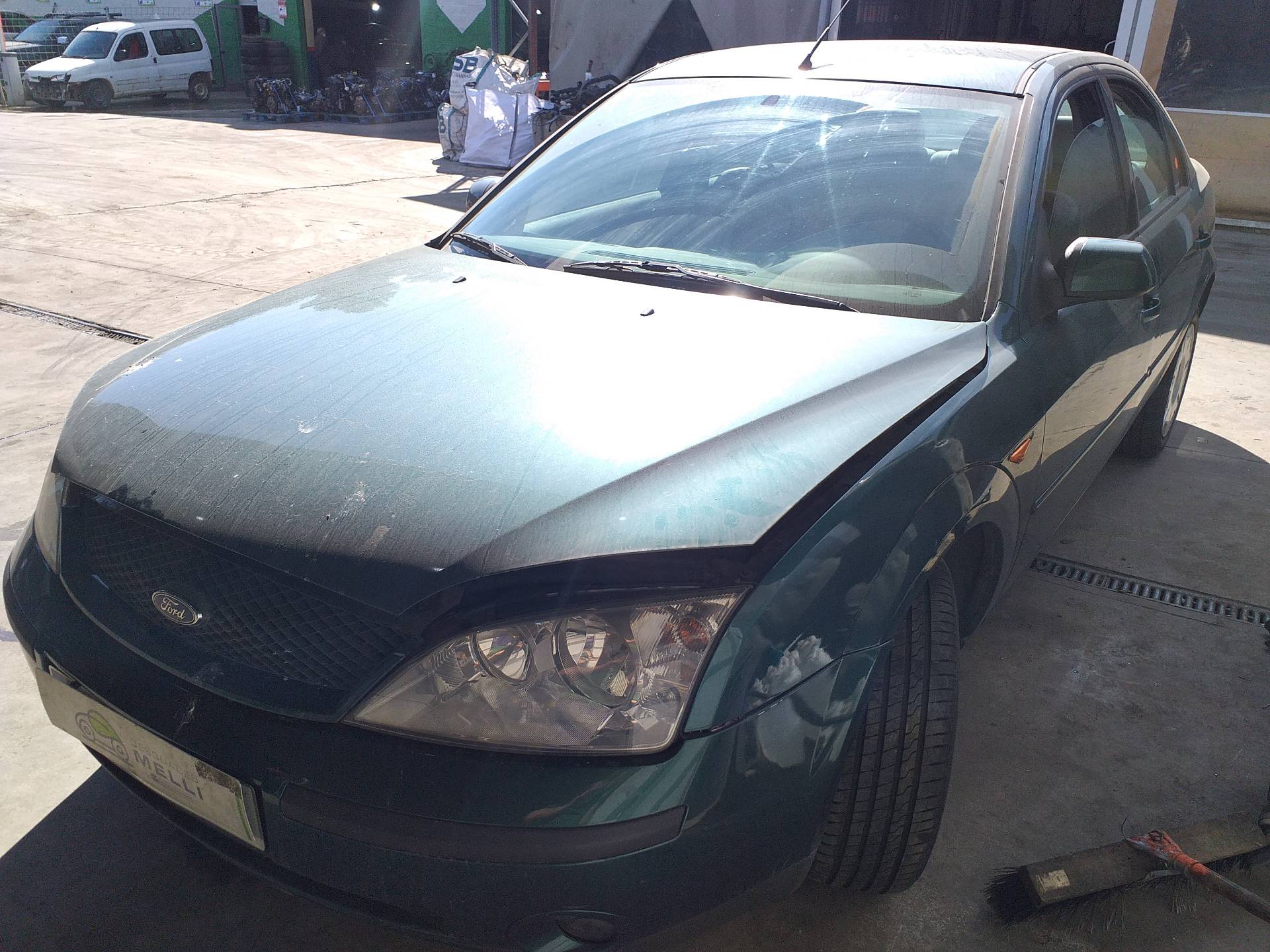 FORD Mondeo 3 generation (2000-2007) Левая противотуманка переднего бампера 1S7115K202AC 18666378