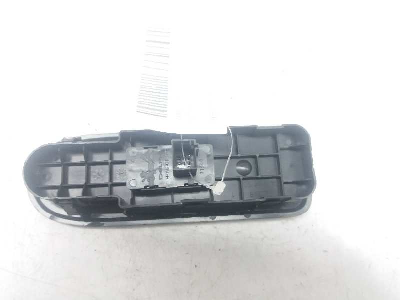 CITROËN C5 2 generation (2008-2017) Front Right Door Window Switch 96661102XT 22072128