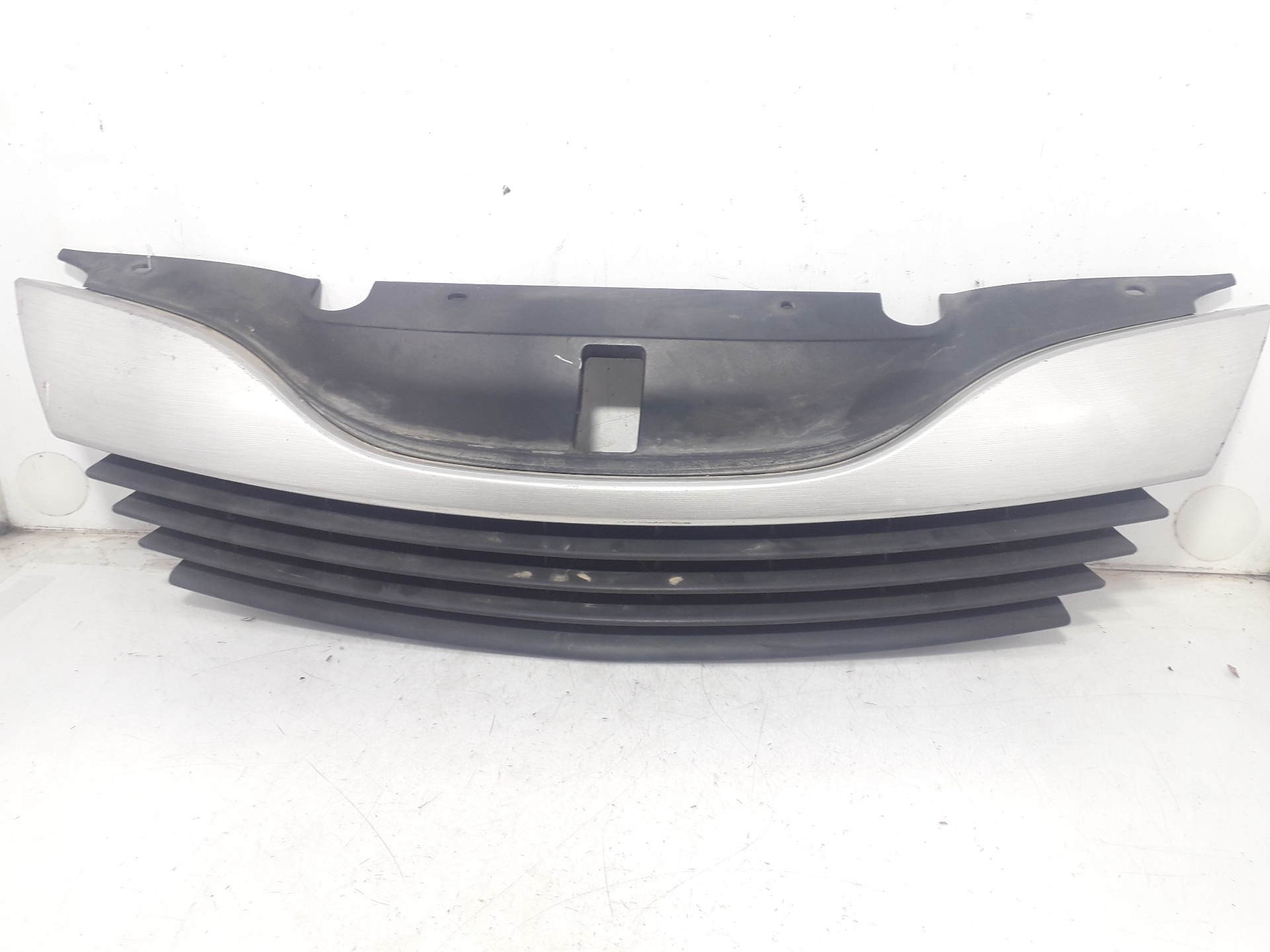 RENAULT Laguna 2 generation (2001-2007) Radiator Grille 820039012 22016050