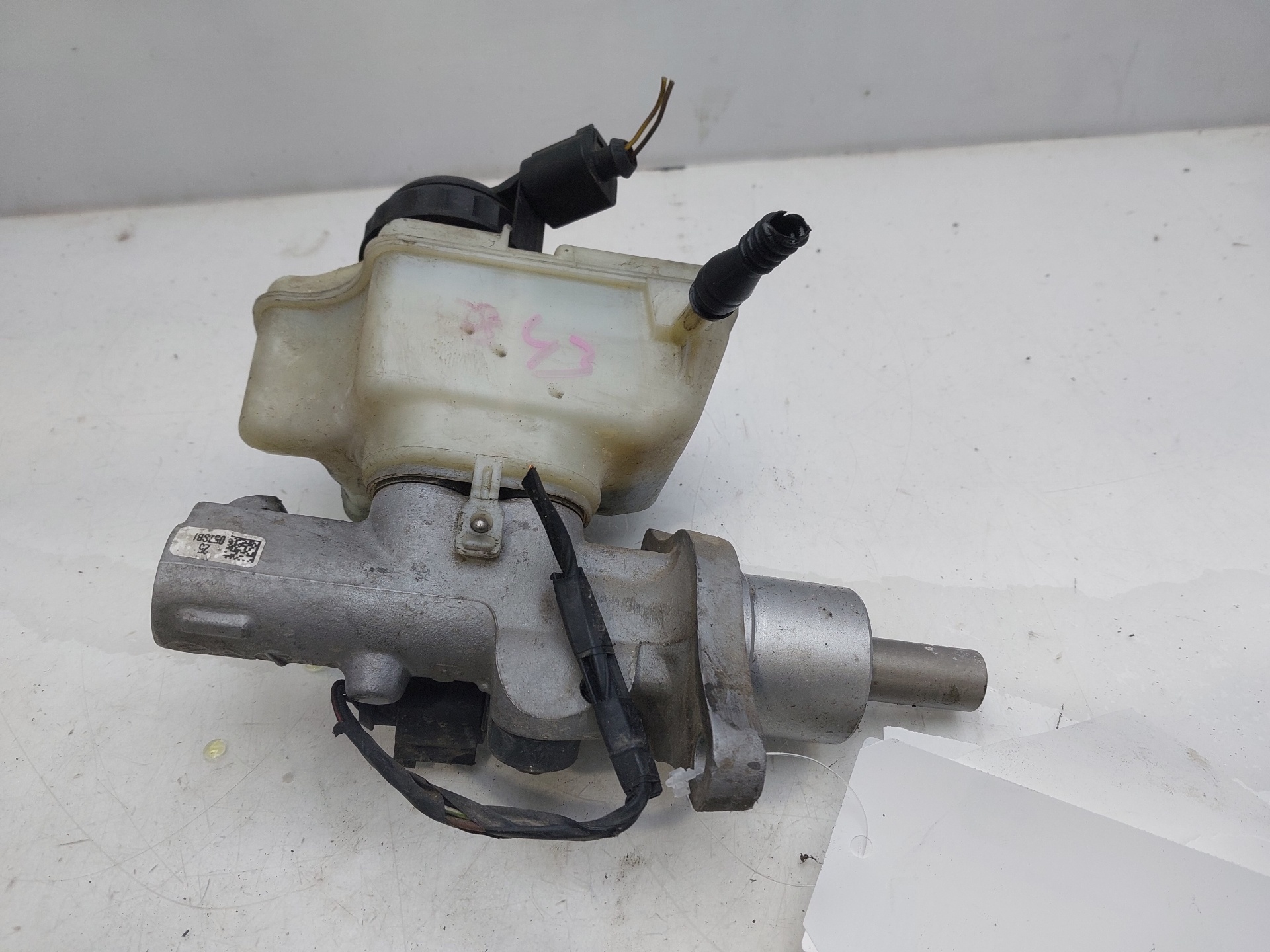 SEAT Altea 1 generation (2004-2013) Brake Cylinder 1K1611301D 23700870