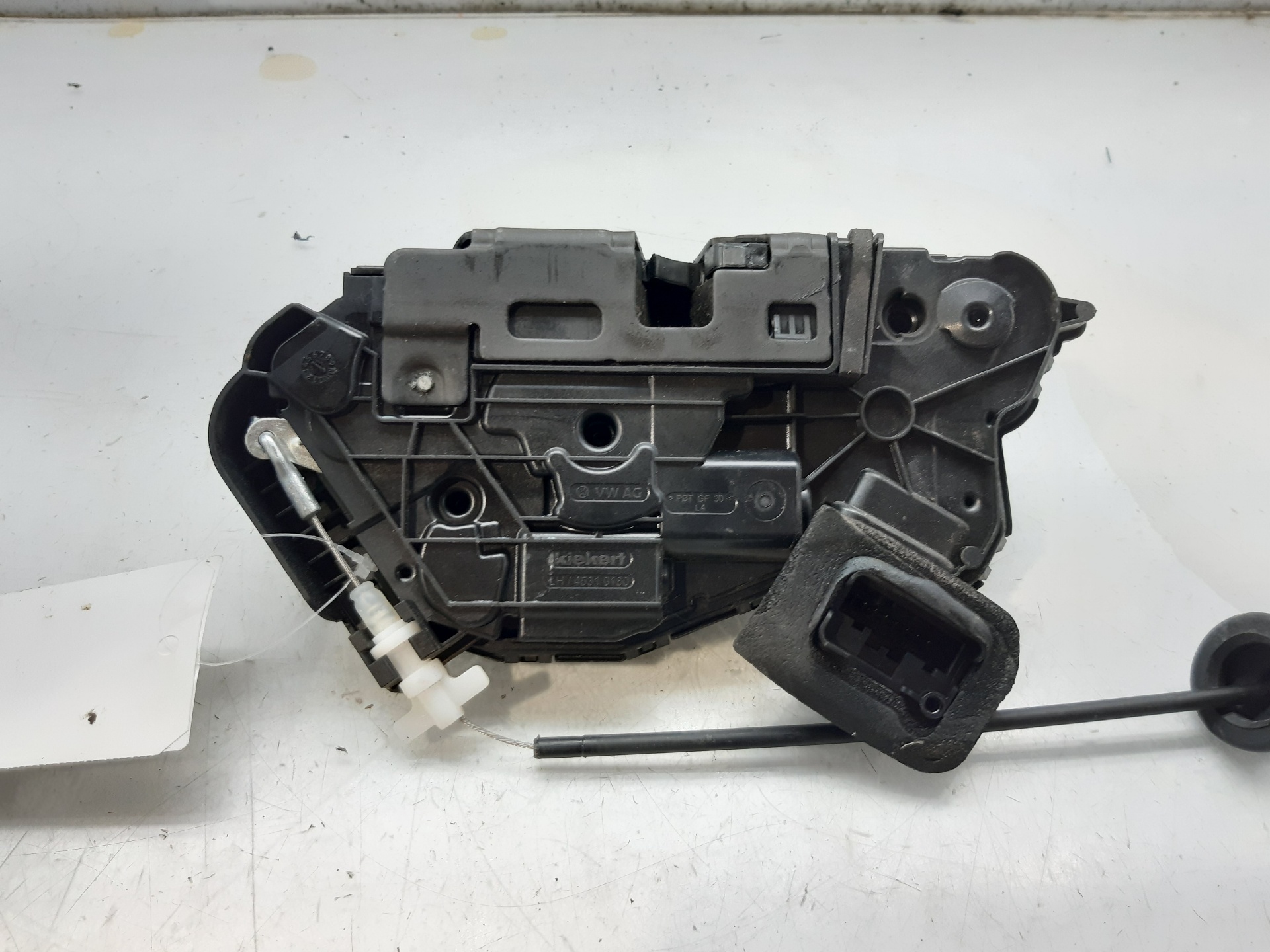 SKODA Yeti 1 generation (2009-2018) Front Left Door Lock 5TB837015A 22322326