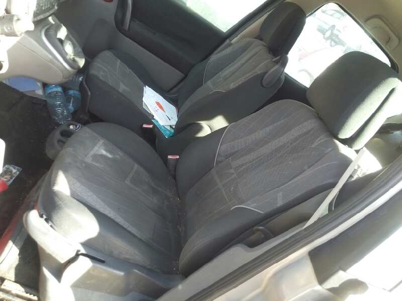 RENAULT Scenic 2 generation (2003-2010) Priekinis dešinys pusašis 8200375538 20167843