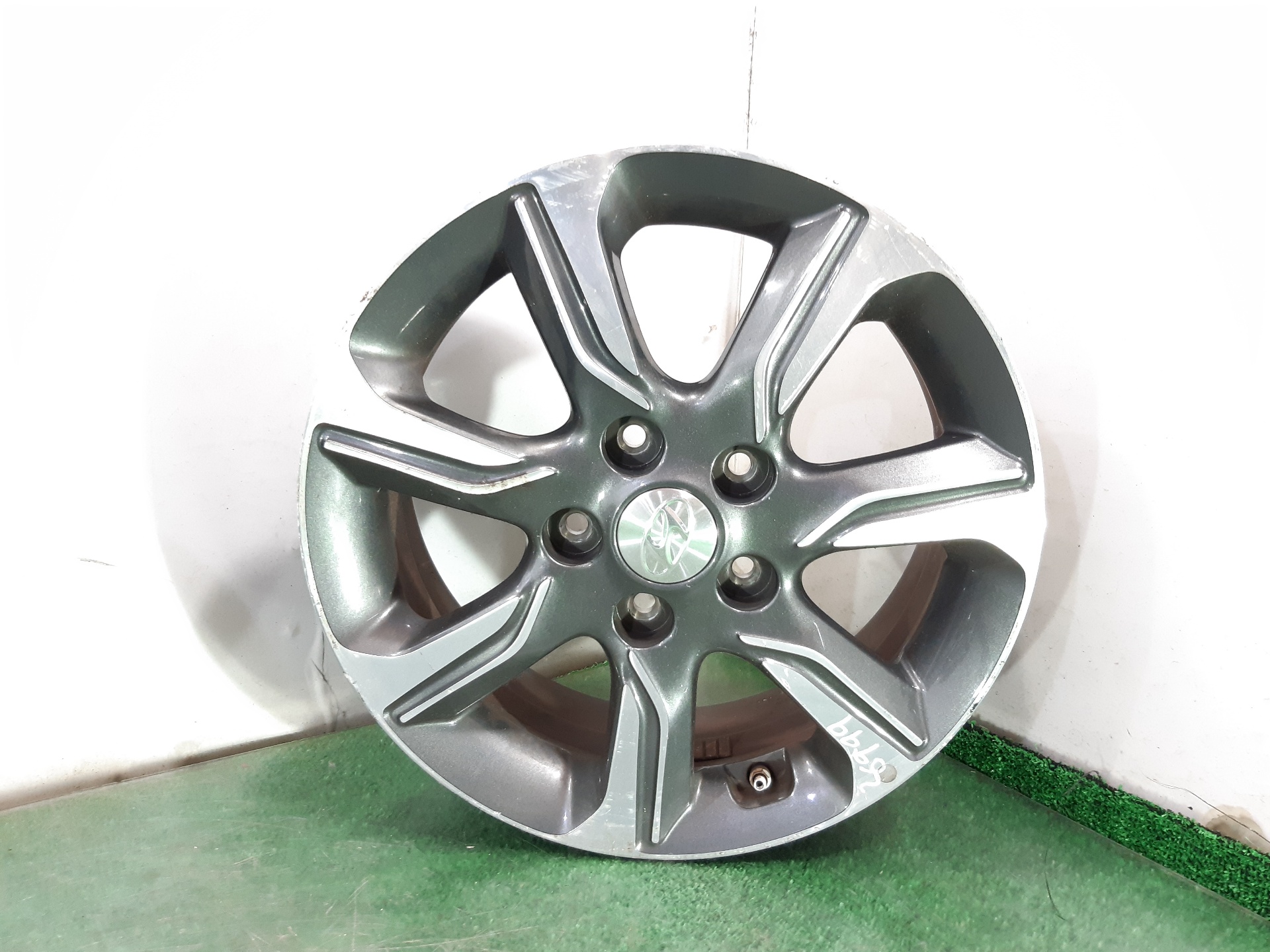 HYUNDAI ix20 1 generation (2010-2020) Wheel Set R16 24055005