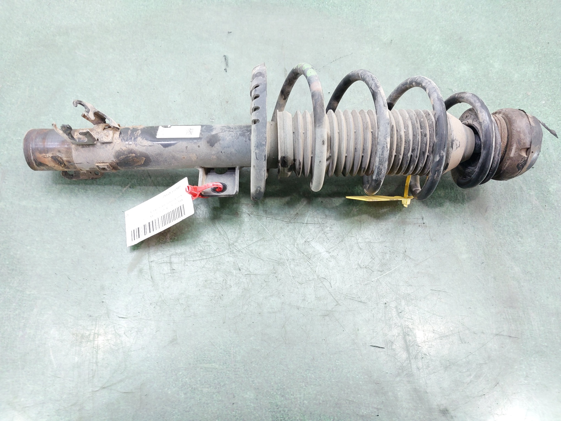 AUDI A7 C7/4G (2010-2020) Front Right Shock Absorber 6R0413031J 22338333