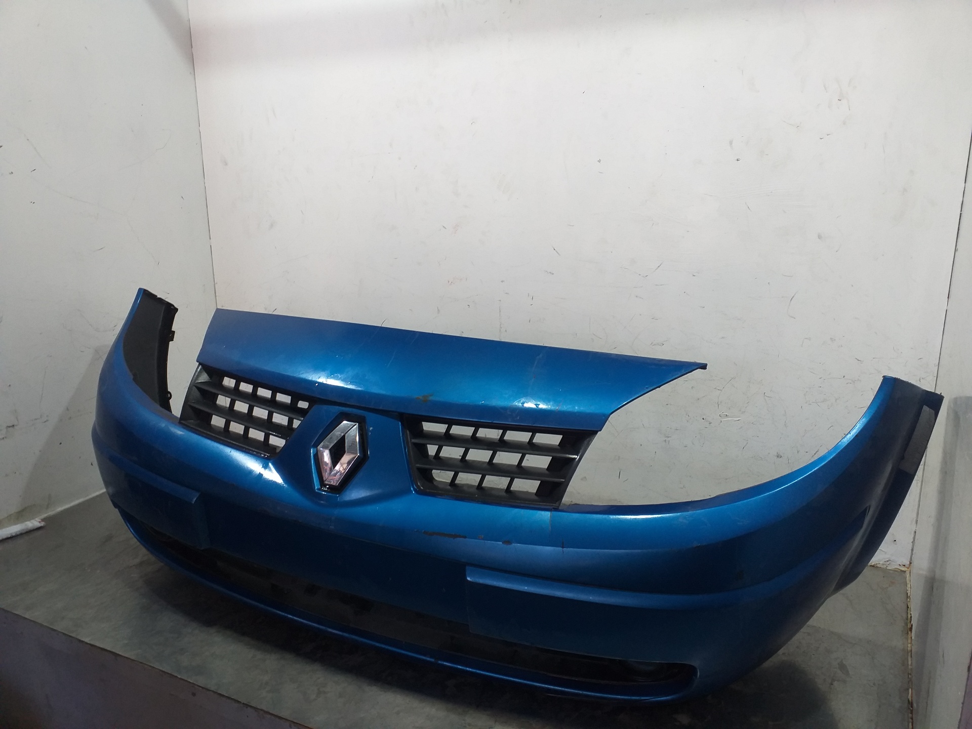 RENAULT Megane 2 generation (2002-2012) Бампер передний 620226236R 25715133