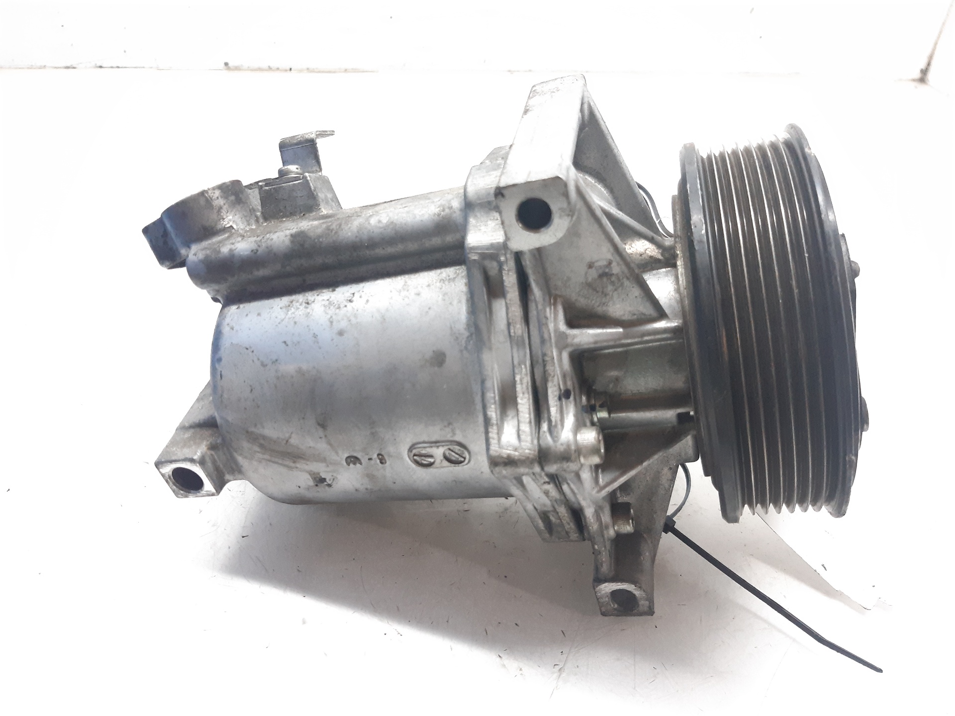 NISSAN Juke YF15 (2010-2020) Hасос кондиционера 926003ZL1A 18711141